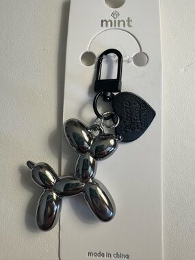 NWT Balloon Dog keychain zipper pull- grey silver